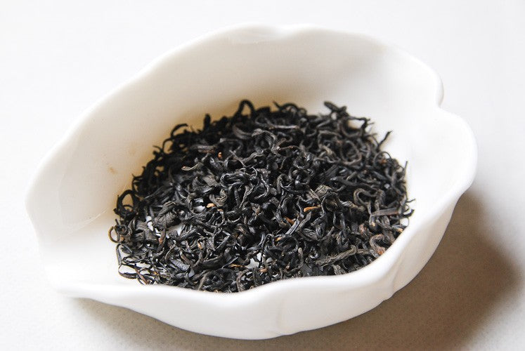 Six grammes de Laoshan Hongcha avant infusion